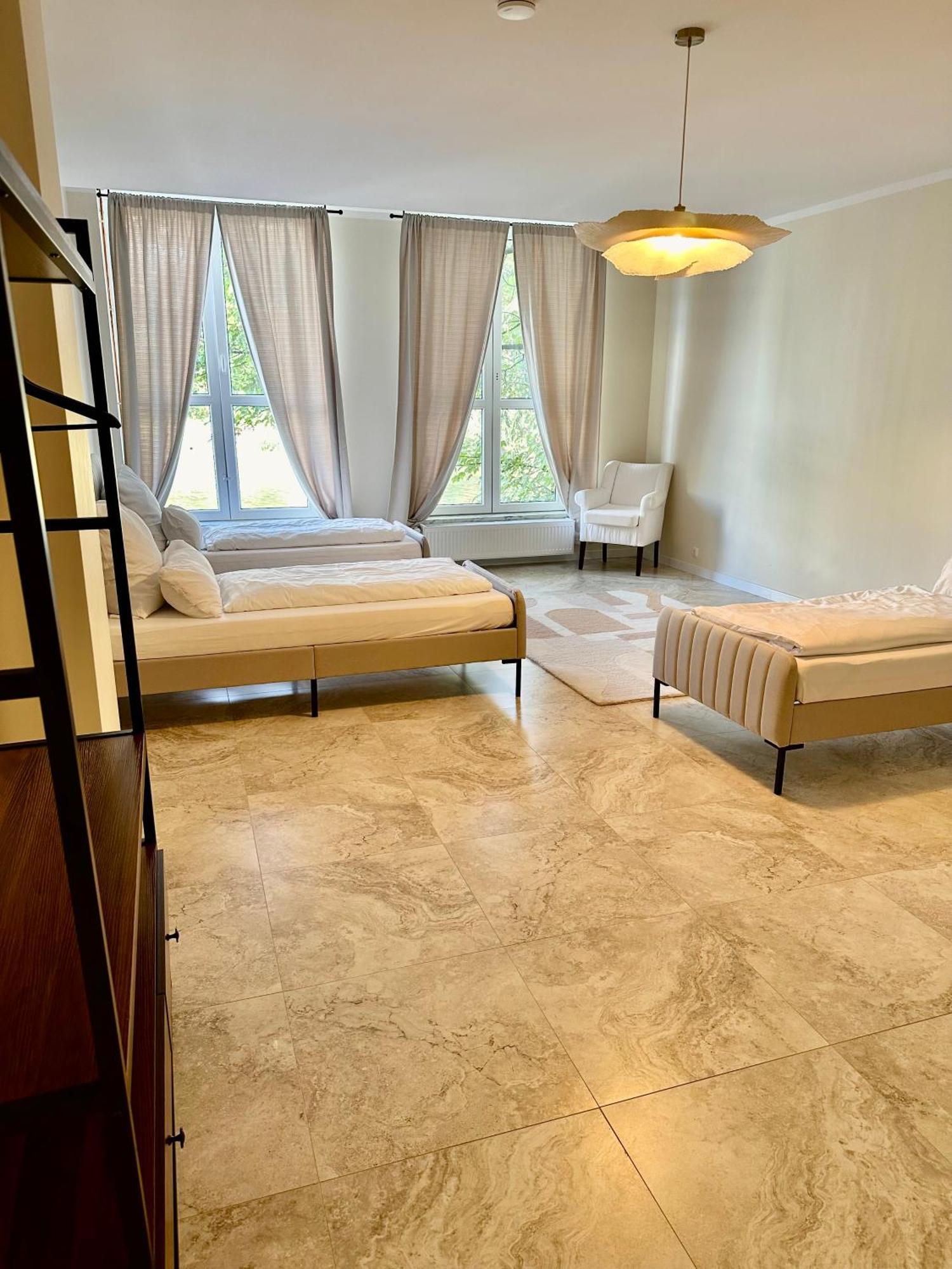 Sanierte 5 Zimmer Luxus Standard Apartment Auf 350Qm ฮัมบูร์ก ภายนอก รูปภาพ