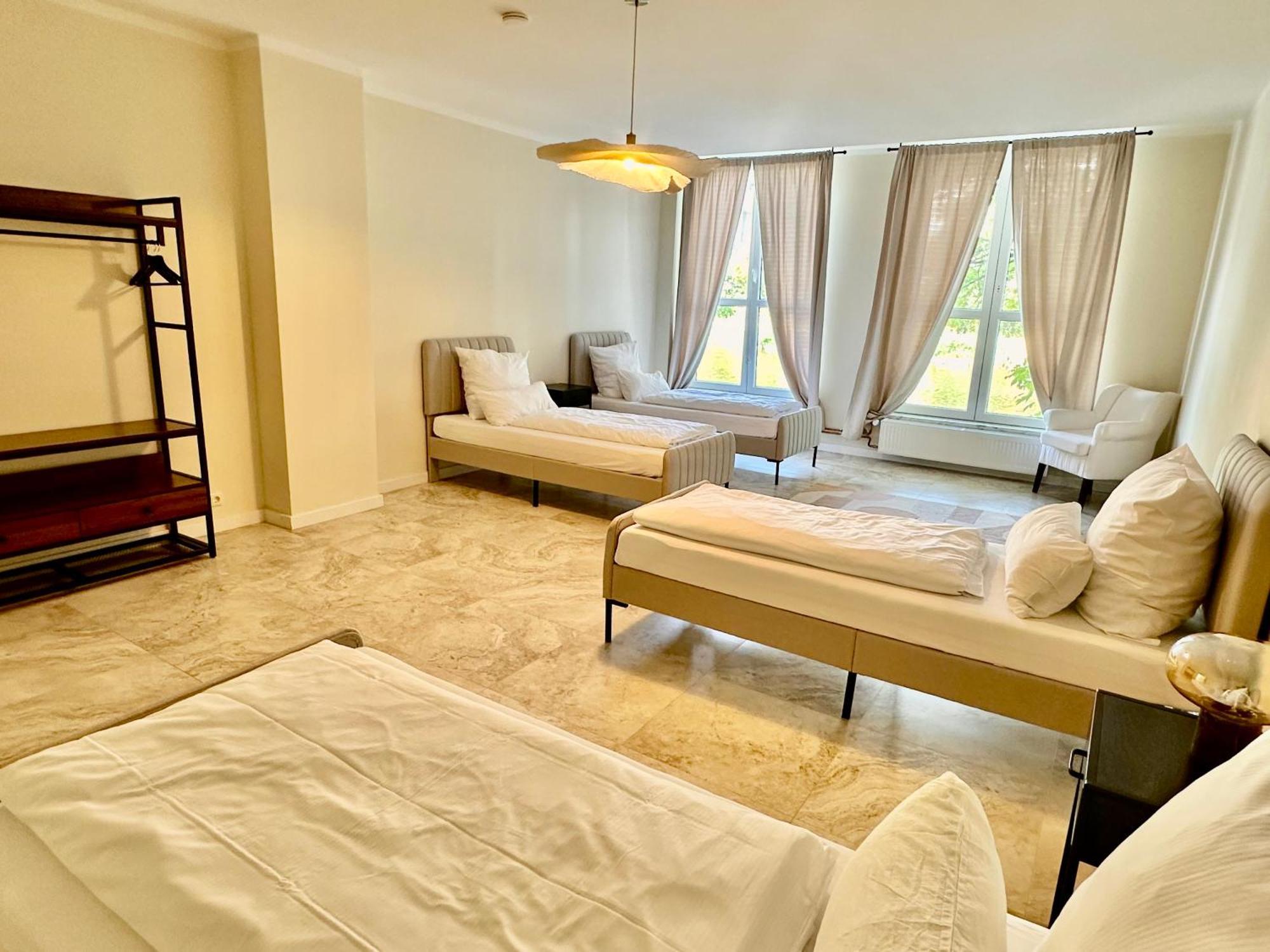 Sanierte 5 Zimmer Luxus Standard Apartment Auf 350Qm ฮัมบูร์ก ภายนอก รูปภาพ
